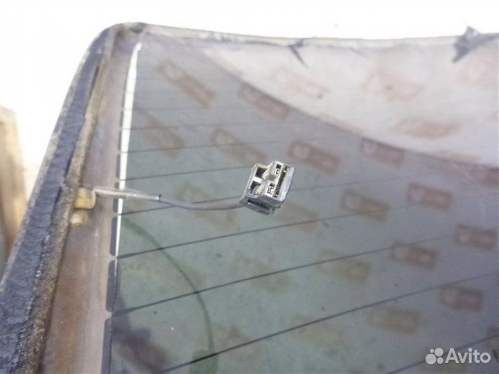Стекло заднее Nissan Primera P10 GA16DE 1995