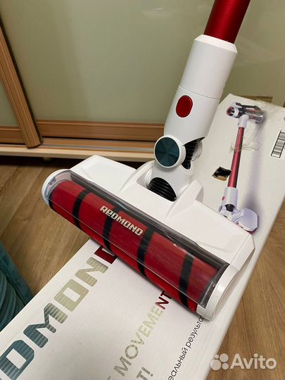 Пылесос ручной (handstick) Redmond RV-UR370