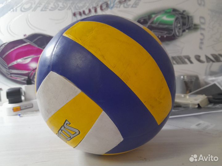 Волейбольный мяч
