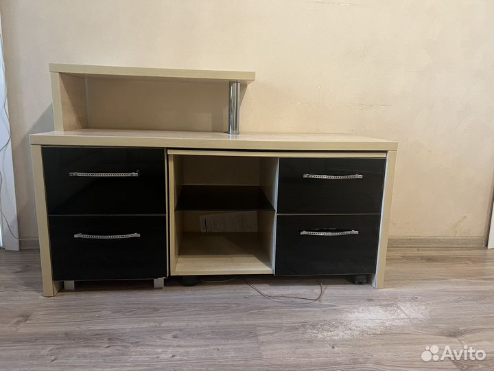 Тумба под телевизор