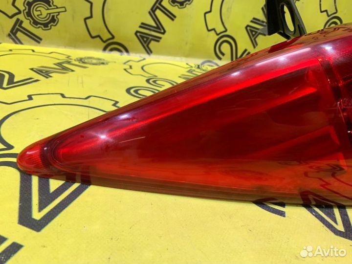 Стоп сигнал задний левый Nissan Tiida C11 HR15DE