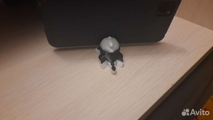 Брелок-подставка для телефона