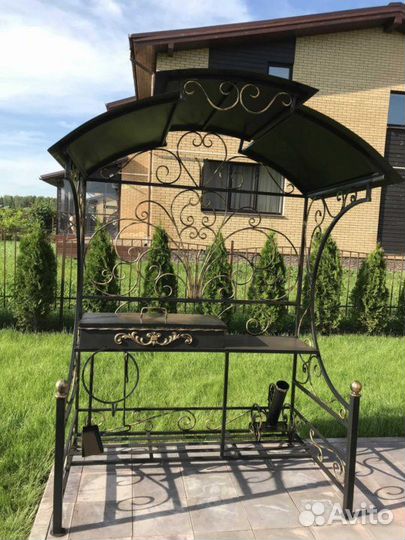 Мангал с крышей