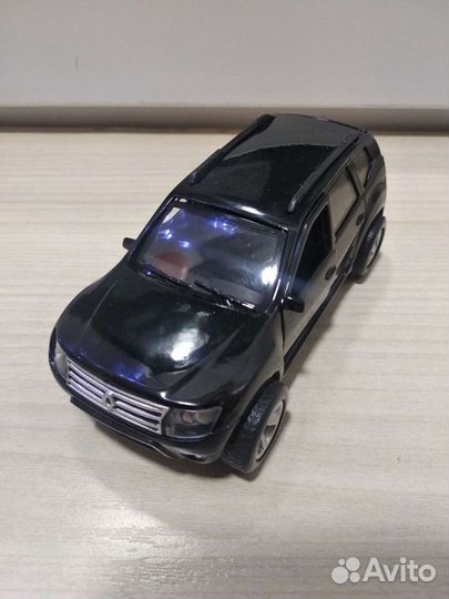 Модель автомобиля Рено Дастер