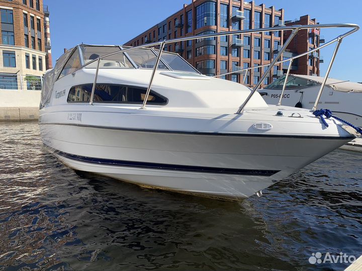 Катер моторный Bayliner 2252
