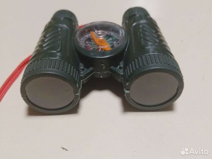 Игрушечный бинокль