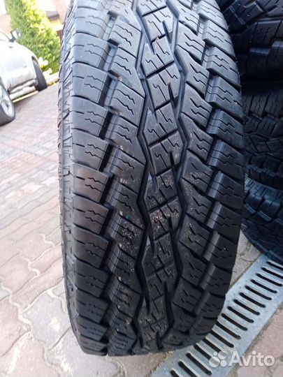Toyo Open Country A/T Plus 285/70 R17 121S