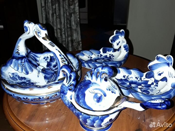 Гжель.Икорницы.Половник.Ложки.Селедочницы