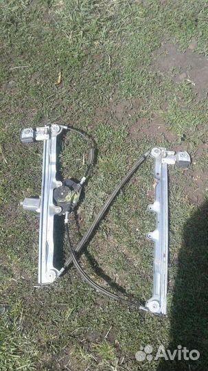 Стеклоподьемник Мицубиси Кольт передний правый