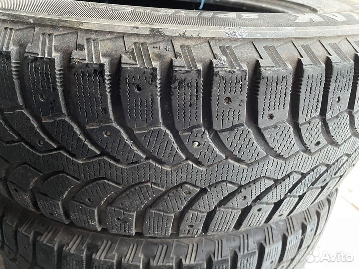 Bridgestone Blizzak Spike-01 235/65 R17 19