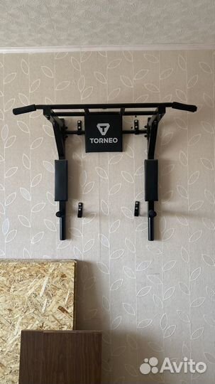 Турник настенный с брусьями