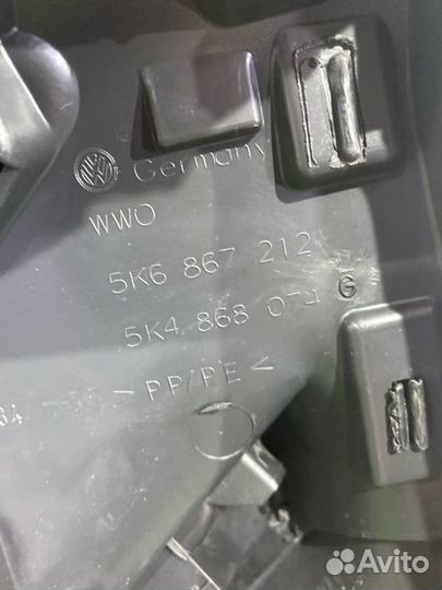 Обшивка боковой двери задняя правая Volkswagen