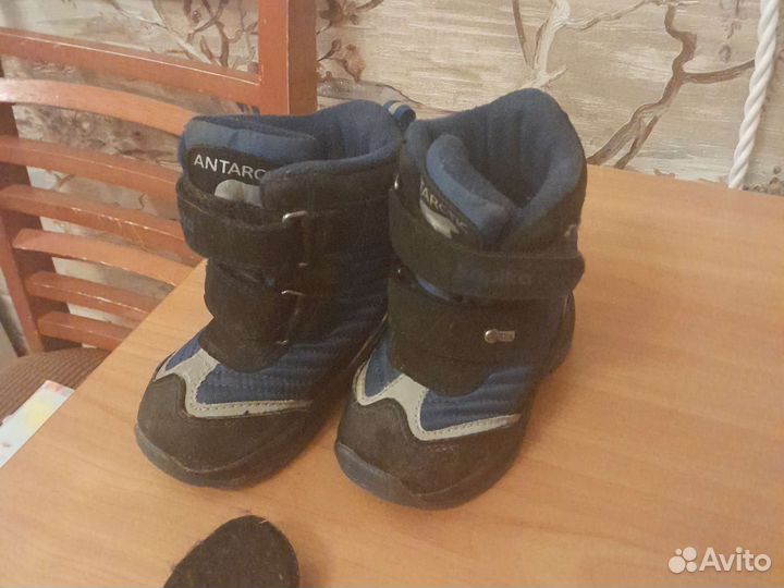 Детские ботинки