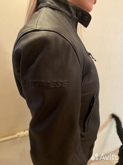 Мотокуртка женская кожаная dainese