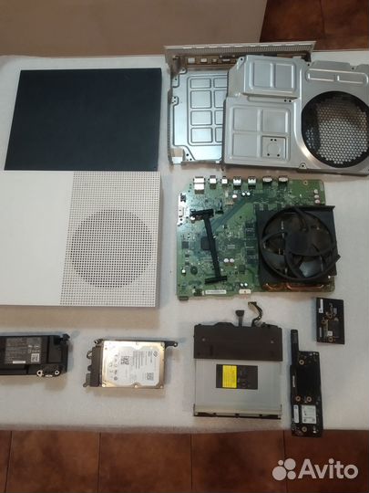 Xbox One s корпус