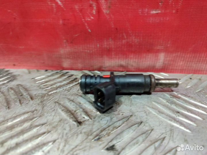 Форсунка топливная Peugeot 308 / 4A / 4C хэтчбек