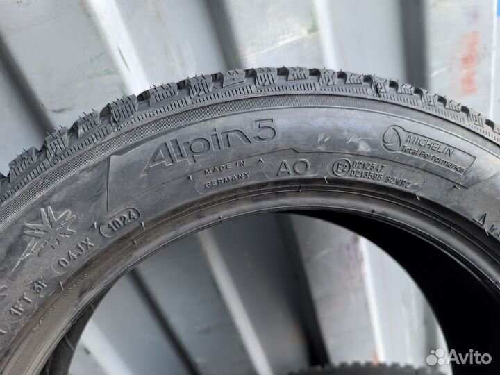 Michelin Alpin 5 215/55 R17 94V