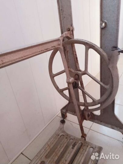 Швейная машина