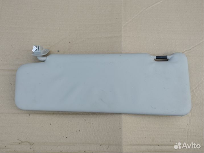 Солнцезащитный козырек правый Renault Logan 2