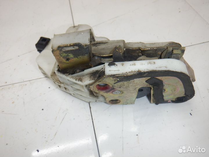 Замок двери передней левой Galant Aspire Legnum