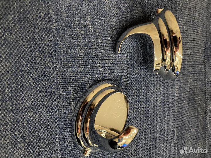 Крючок настенный, вешалка