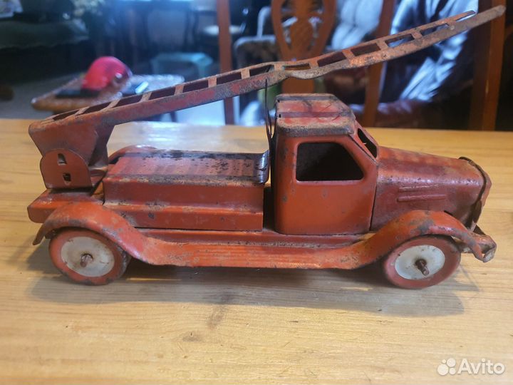 Игрушка пожарная машинка железная СССР