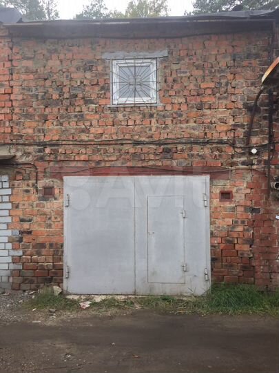 Гараж, > 30 м²