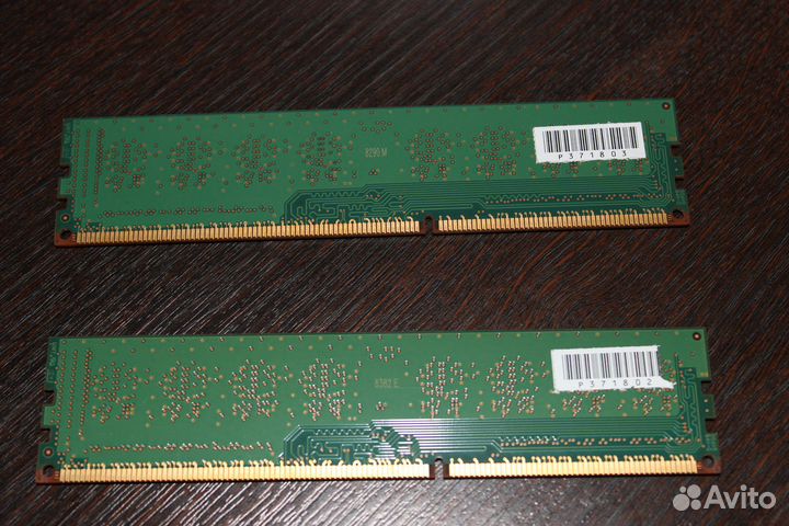 Два модуля памяти Samsung DDR3/1GB x 2/1333мгц