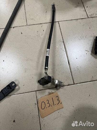 Клемма минус предохранитель Mercedes-Benz Glc