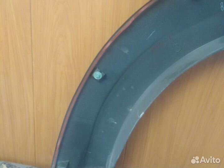 Накладка заднего крыла левая мицубиси L200