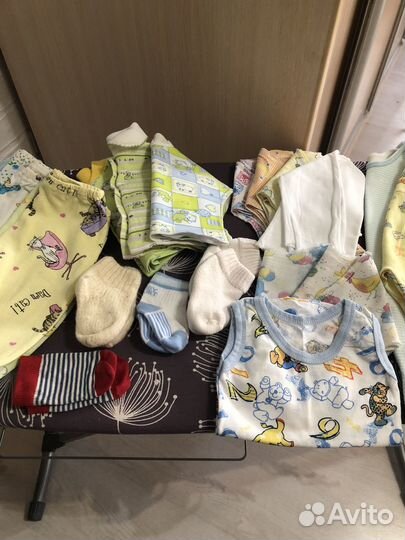Ползунки распашонки кофты носки чепчики с рождения