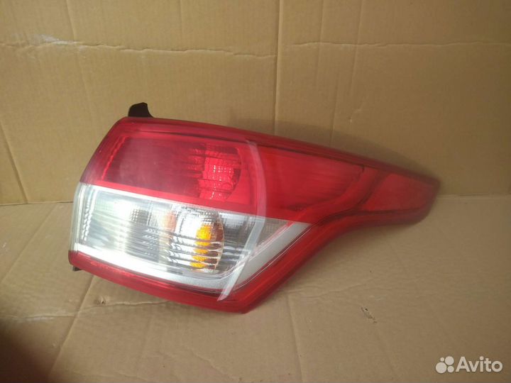 Фонарь зданий правый Ford Kuga 2