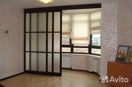 Раздвижные перегородки с дверью