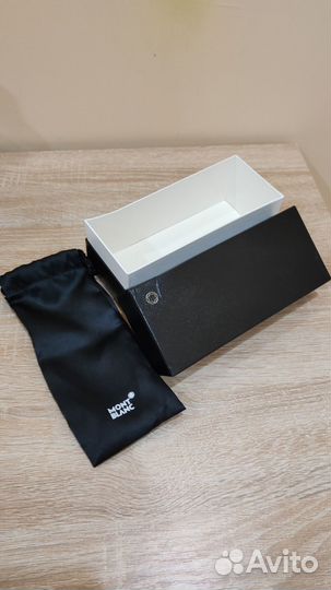 Солнцезащитные очки Montblanc