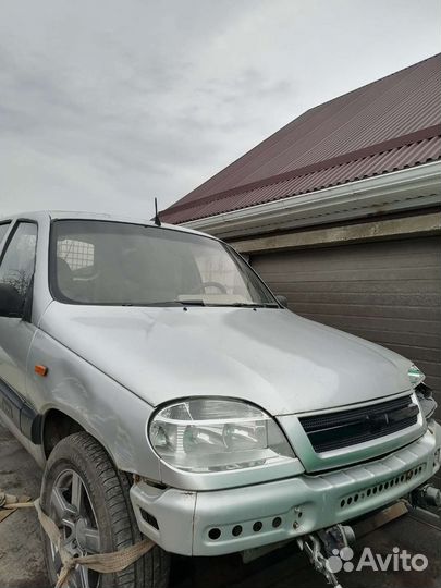 Нива Шевроле в разбор