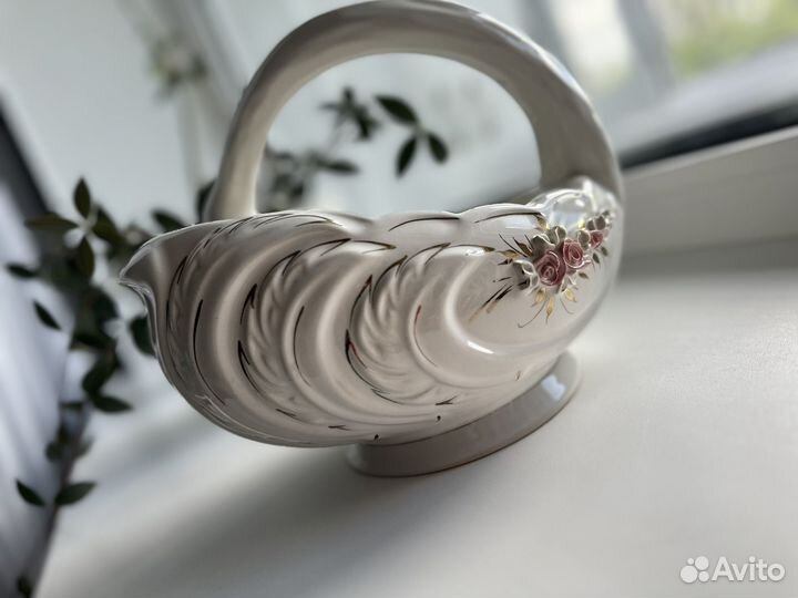 Конфетница лебедь