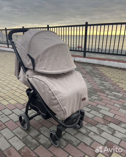 Прогулочная коляска indigo