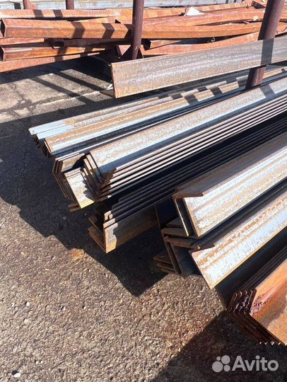 Металлический уголок 60*60