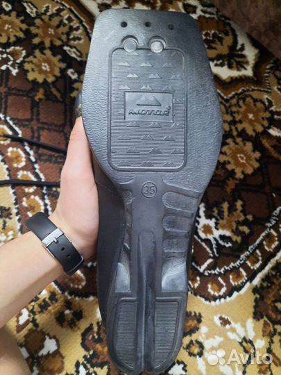 Лыжные ботинки