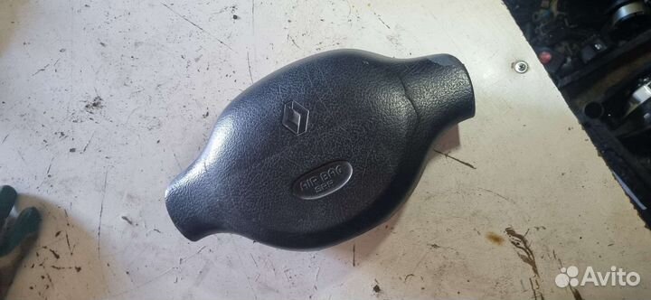 Подушка в руль на renault logan 1