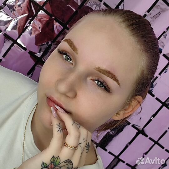 Мастер бровист. Мастер маникюра