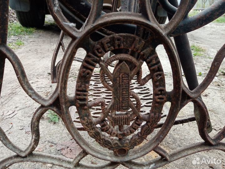 Станина от швейной машинки зингер