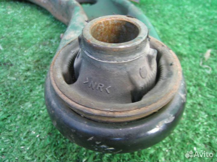 Рычаг передний левый нижний Toyota Yaris P13 2015