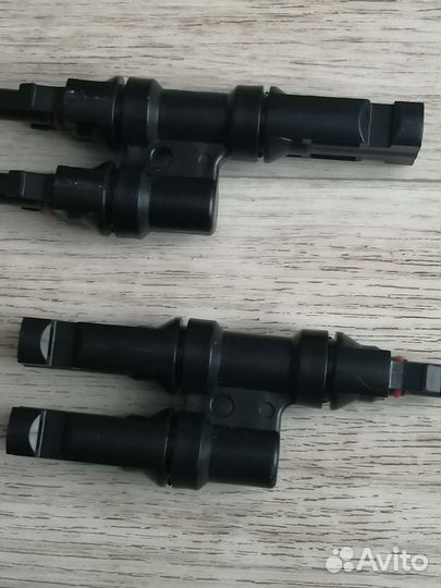 Соединительный адаптер солнечных панелей