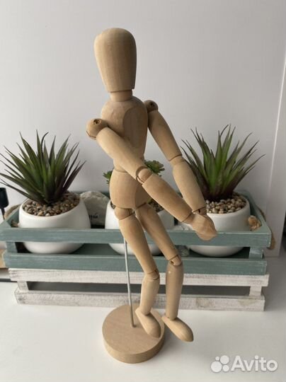 Деревянная фигурка 