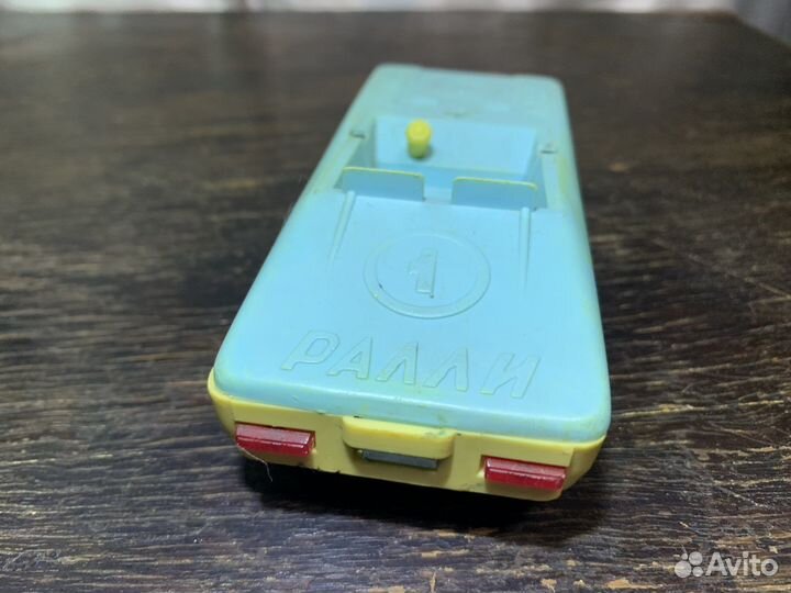Ретро игрушка автомобиль. СССР