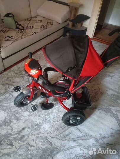 Детский велосипед с ручкой