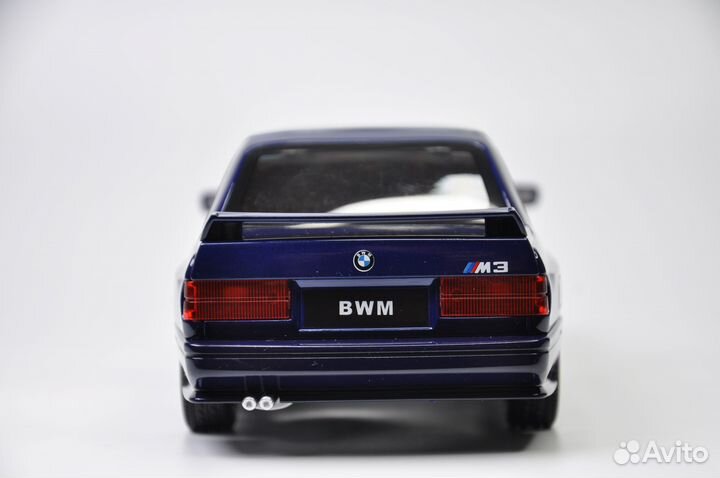 Модель авто BMW M3 (E30) 1986-1991 1:24 металл