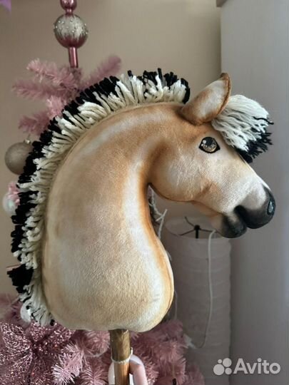 Лошадь на палке хоббихорс