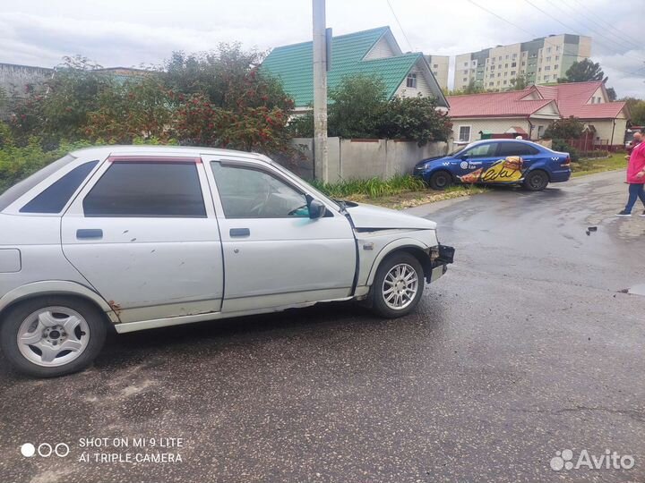 ВАЗ 2110 1.5 МТ, 2004, битый, 200 000 км